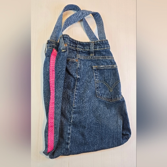 Embroidered Denim Tote Bag with Hummingbird Design - Picture 3 of 3